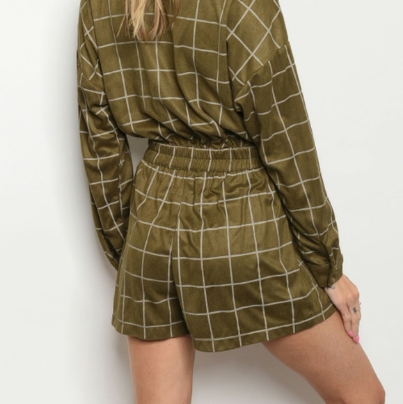 LE LIS OLIVE LONG SLEEVED CHECKERED SHORTS ROMPER - Picture 6 of 8